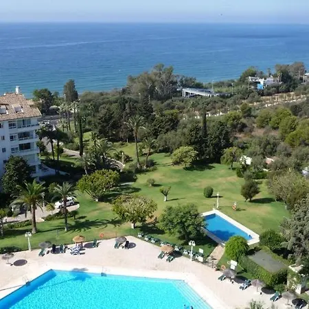 Sea Breeze House By Kura Homes