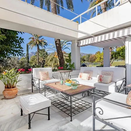 Sea Breeze House By Kura Homes