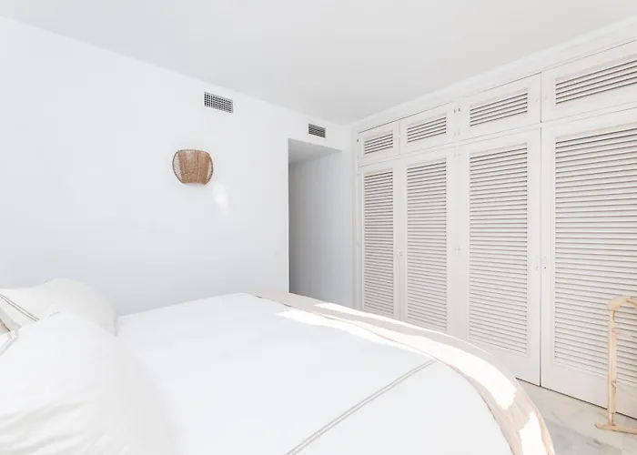 Sea Breeze House By Kura Homes